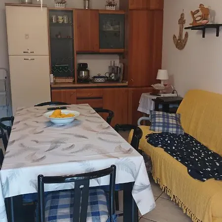 Holiday Etna شقة